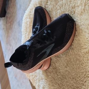 Rose Gold Brooks Levitate Black And Gold Brooks Vapor Womens Black